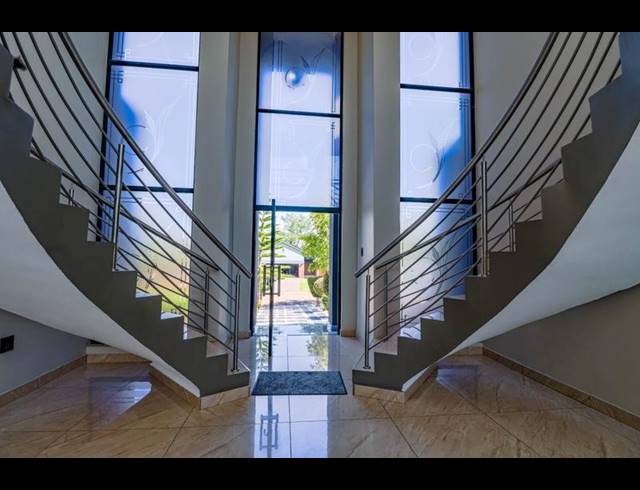 4 BEDROOM HOUSE FOR SALE IN COPPERLEAF ESTATE